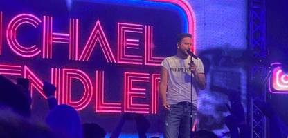michael wendler in bochum: als wäre er der heiland am kreuz