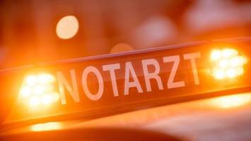 Auto überschlägt sich auf Autobahn - zwei Schwerverletzte