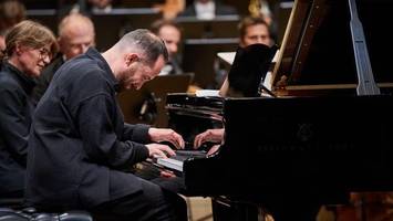 igor levit überzeugt in hamburg – die wiener  philharmoniker weniger