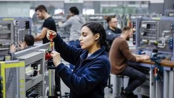 industrie schlägt alarm: so viele fachkräfte fehlen im norden