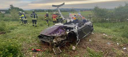 Auto überschlägt sich, Insassen werden herausgeschleudert: Schwerer Unfall auf der A7
