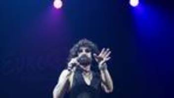 musik: conchita wurst und mecklenburgische staatskapelle im konzert