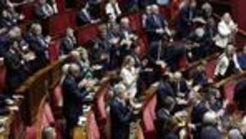selbstbestimmtes sterben: frankreichs parlament stimmt für sterbehilfe unter strengen auflagen