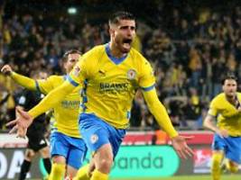 saarbrücken völlig verzweifelt: eintracht braunschweig gewinnt hitzige zweitliga-relegation