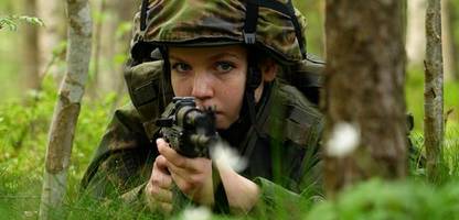 Finnland: Frauen bereiten sich auf den Ernstfall vor »Wenn ein Krieg ausbricht, will man nicht untätig sein«