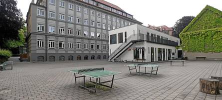 Bombendrohungen an mehreren Augsburger Schulen: Maria-Theresia-Gymnasium geräumt