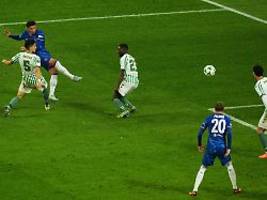 Betis Sevilla verspielt Führung: Ex-BVB-Star macht alles klar: Chelsea gewinnt Conference League