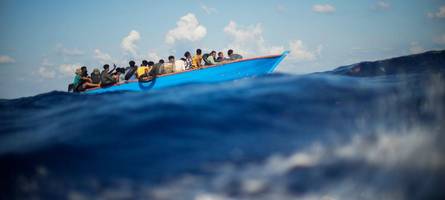 flüchtlingsboot kentert kurz vor kanareninsel el hierro: mindestens acht tote, darunter kinder und ein baby
