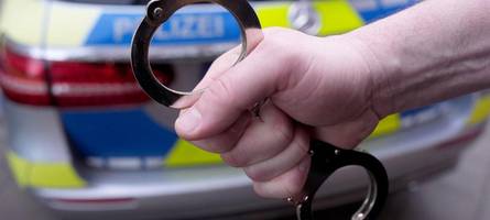 bayerische polizei verhaftet mehrfach gesuchten tschechen bei grenzkontrolle