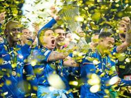 alles, was es zu gewinnen gibt: chelsea feiert drittklassigen titel als historischen coup