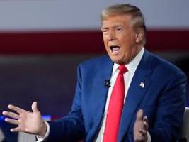 Symbolischer Kampf gegen Harvard: Als jage Trump mit dem Flammenwerfer durch die Bibliothek