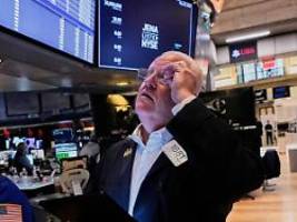 Arbeitsmarkt schwächelt: Justizschlacht um Trump-Zölle verunsichert Wall Street