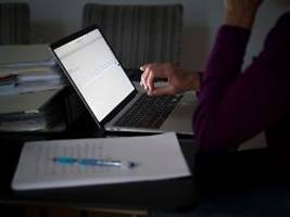 Wenn der Chef klagt: Kritik im Internet: Bleibt Arbeitgeber-Bewertung anonym?