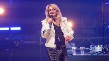 bonnie tyler im cch: dieser kuss war überhaupt nicht peinlich