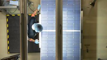 Solarenergie: Solarhersteller Meyer Burger stoppt Produktion in den USA