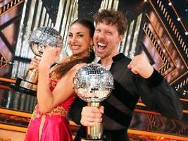 ekat und valentin klären auf: warum das let's dance-siegerpaar sein besoffenes gesicht zeigt