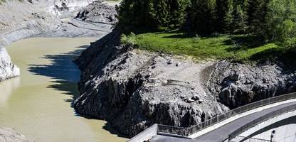 Blatten in der Schweiz: Wasser fließt großflächig ab, Stausee vorsorglich geleert