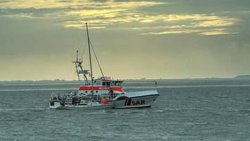 rettungsseil gerissen: marinehubschrauber rettet nordsee-segler