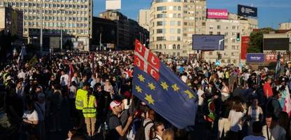 studentenproteste in serbien: tausende demonstrieren für neuwahlen