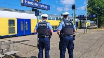 hitlergruß im regionalzug: aggro-passagier in harburg festgenommen