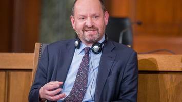remarque-friedenspreis für völkerrechts-experten