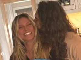 Die liebste Maus ist 52: Heidi Klum feiert mit deutschem Kartoffelsalat