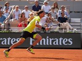Gegner gibt auf: Alexander Zverev rauscht ins French-Open-Viertelfinale