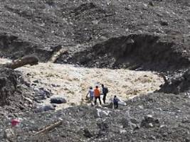 Kann jederzeit einbrechen: Blatten unter teils 100 Meter hohem Schuttberg begraben