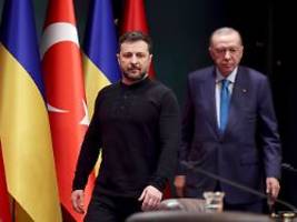 Ukraine-Gespräche am Mittag: Schlag gegen russische Jets mischt Karten für Istanbul neu
