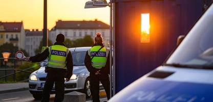 Verwaltungsgericht in Berlin: Abweisung Asylsuchender hinter Grenze rechtswidrig