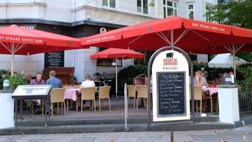block house: gäste sind verärgert über vorgezogene preiserhöhung
