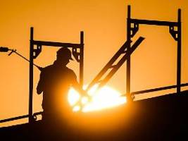 Hoffnung und Sorge um Baubranche: Bremsen die Infrastruktur-Milliarden den Wohnungsbau aus?