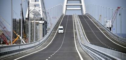 Krim: Ukraine meldet Unterwasserangriff auf Brücke