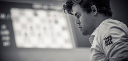 schach: magnus carlsen rastet nach niederlage gegen dommaraju gukesh aus