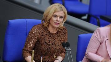 Julia Klöckner wirft Linken-Politikerin aus dem Bundestag