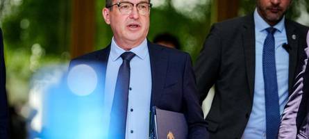 „knallhartkurs“ mit ansage – was csu-minister dobrindt antreibt