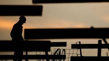 Arbeitsmarkt: Zahl der offenen Stellen deutlich gesunken