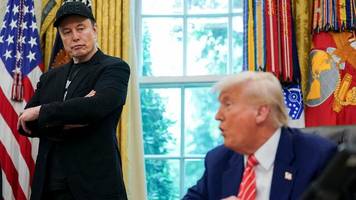 Trump und Musk: Trump enttäuscht über Kritik von Musk – Tesla-Aktie bricht ein