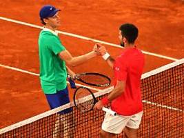Im Halbfinale der French Open: Jannik Sinner macht kurzen Prozess mit Novak Djokovic