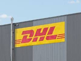 Substanz tritt aus: Verdächtiges Paket in DHL-Zentrum: Mehrere Menschen verletzt