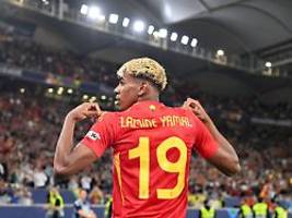 wachablösung durch lamine yamal: der auserwählte fordert den staffelstab von fußball-ikone cr7