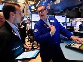 Indizes schließen im Plus: Arbeitsmarkt verschafft der Wall Street Rückenwind
