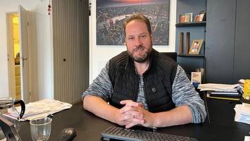 unternehmer organisiert party – und verfolgt eine mission