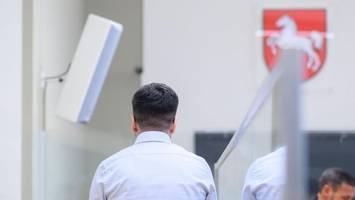 vor razzia gewarnt? - drogenhändler mit erinnerungslücken