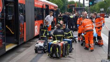 Linienbus erfasst Person am Bahnhof Dammtor – schwer verletzt