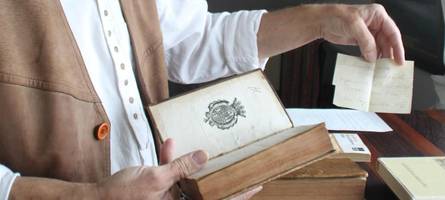 Alte Bücher, neue Freundschaft: Dieser Wessobrunner Künstler brachte NS-Raubgut nach Frankreich zurück