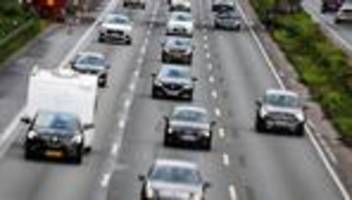 stau auf den autobahnen: pfingstsamstag in nrw - verkehr verläuft bislang ruhig