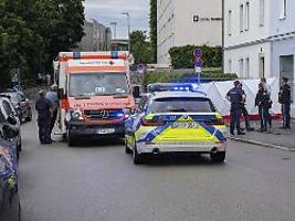 Fahrer festgenommen: Mann fährt in Passau mit Auto in Menschengruppe