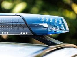 Frau stirbt im Krankenhaus: Polizei schießt Angreiferin nach Messerattacke in München nieder