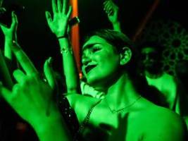 trotz bewaffneter schließungen: rave in damaskus - syrien will tanzen
